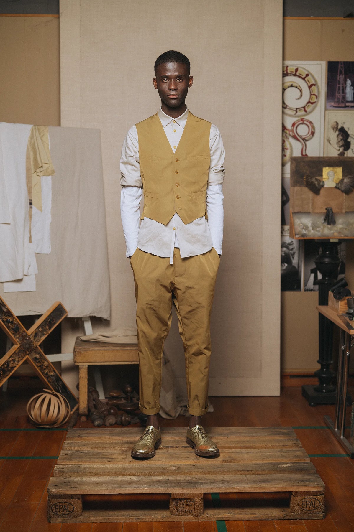 TECH GABERDINE WAISTCOAT