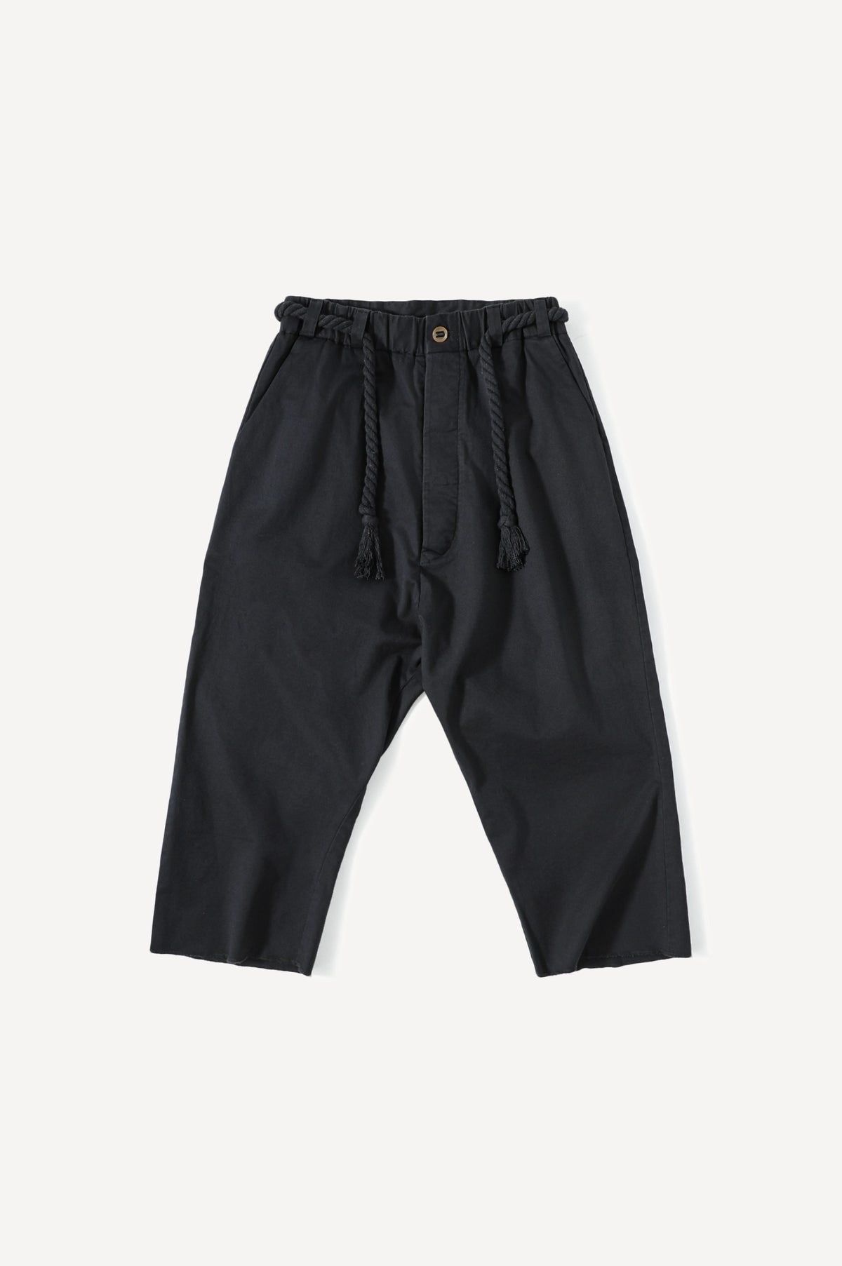 (BLACK)