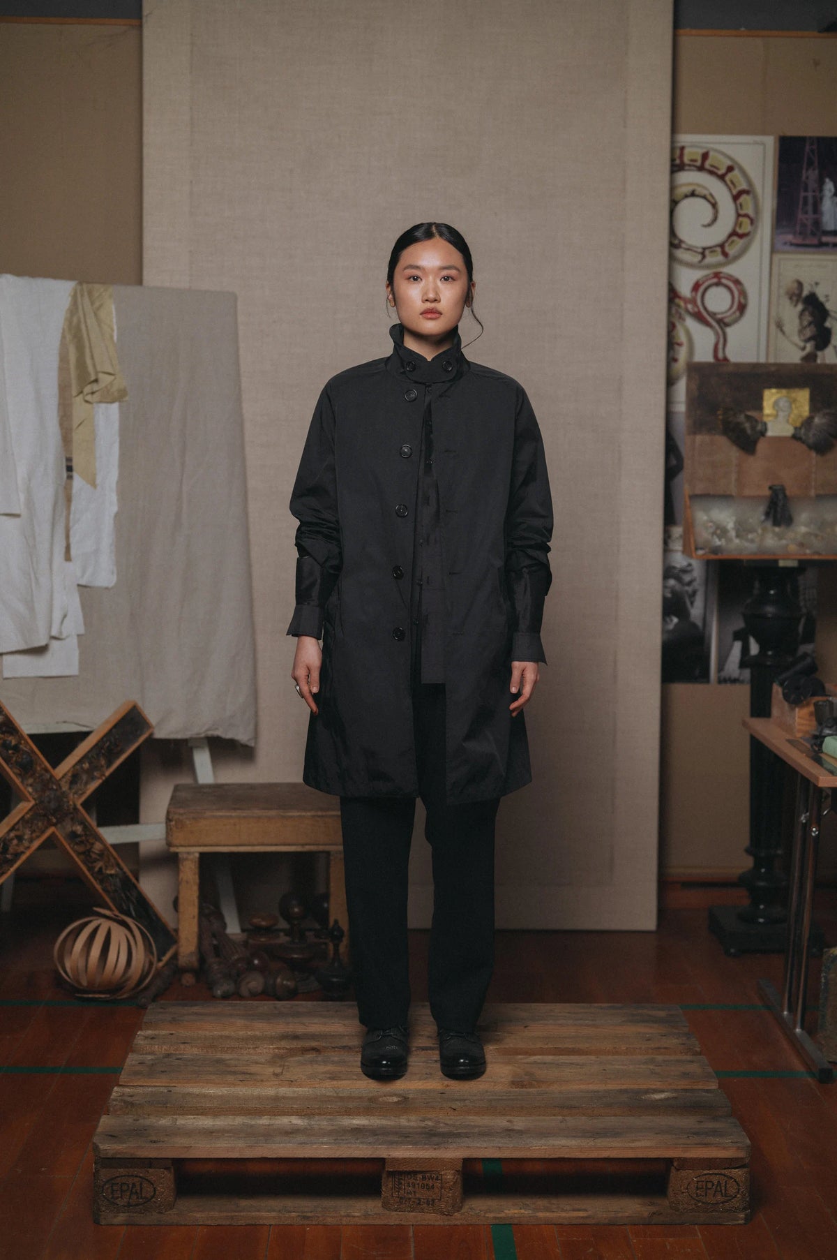 DOUBLE CLOTH TRAVEL TRENCH