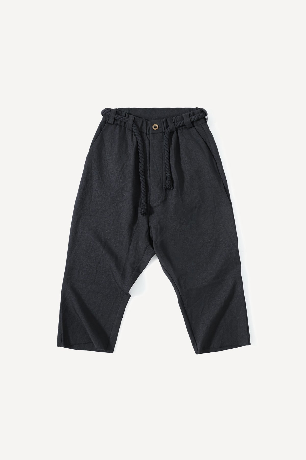 (BLACK)