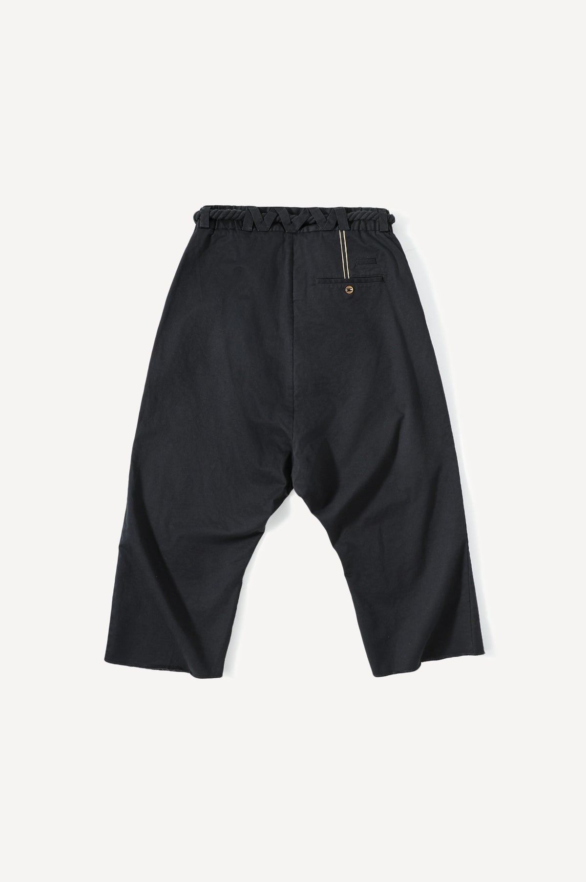 (BLACK)
