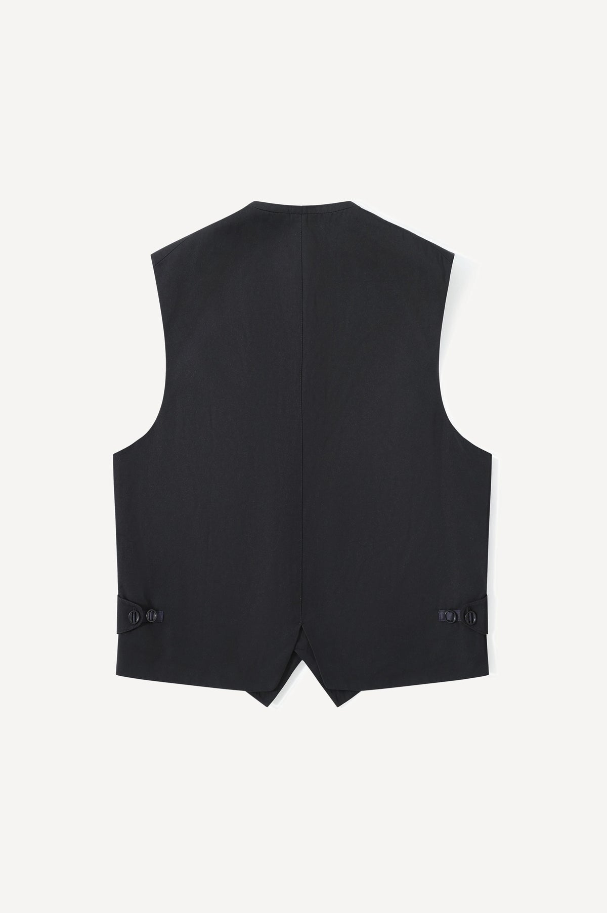 (BLACK)