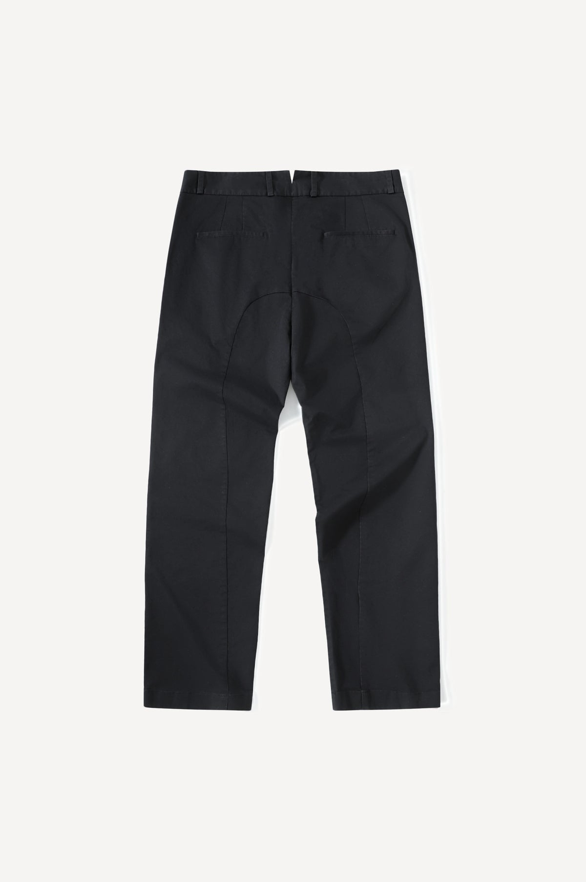 (BLACK)