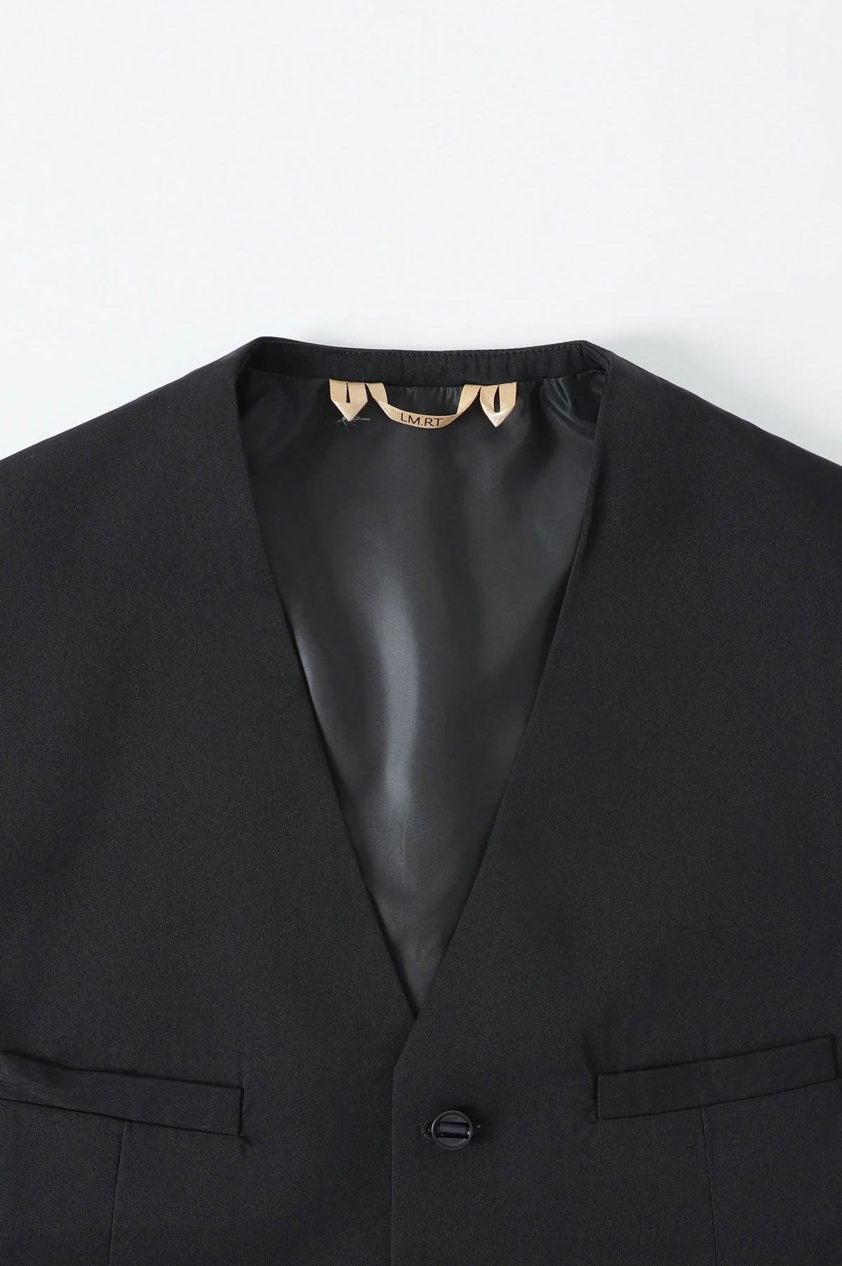 (BLACK)