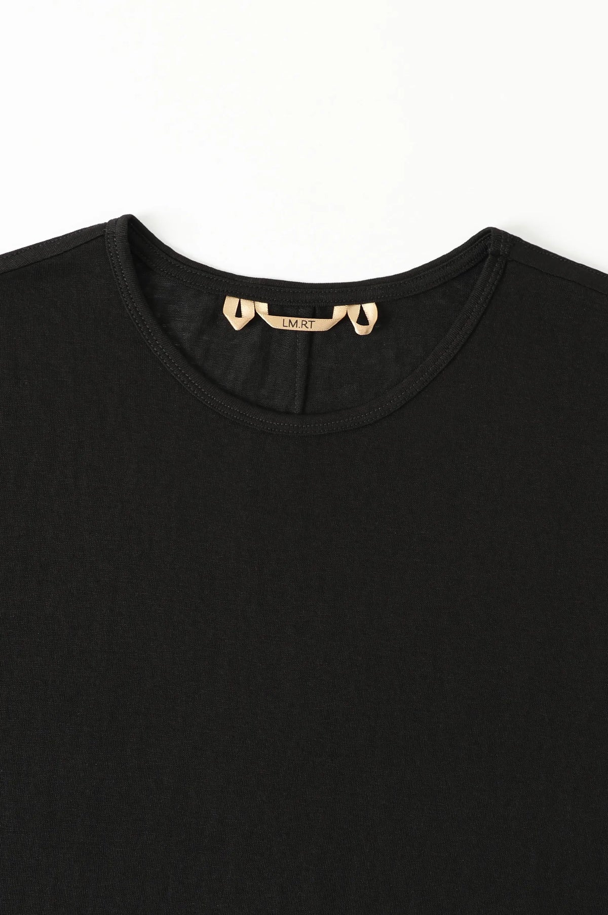 (BLACK)