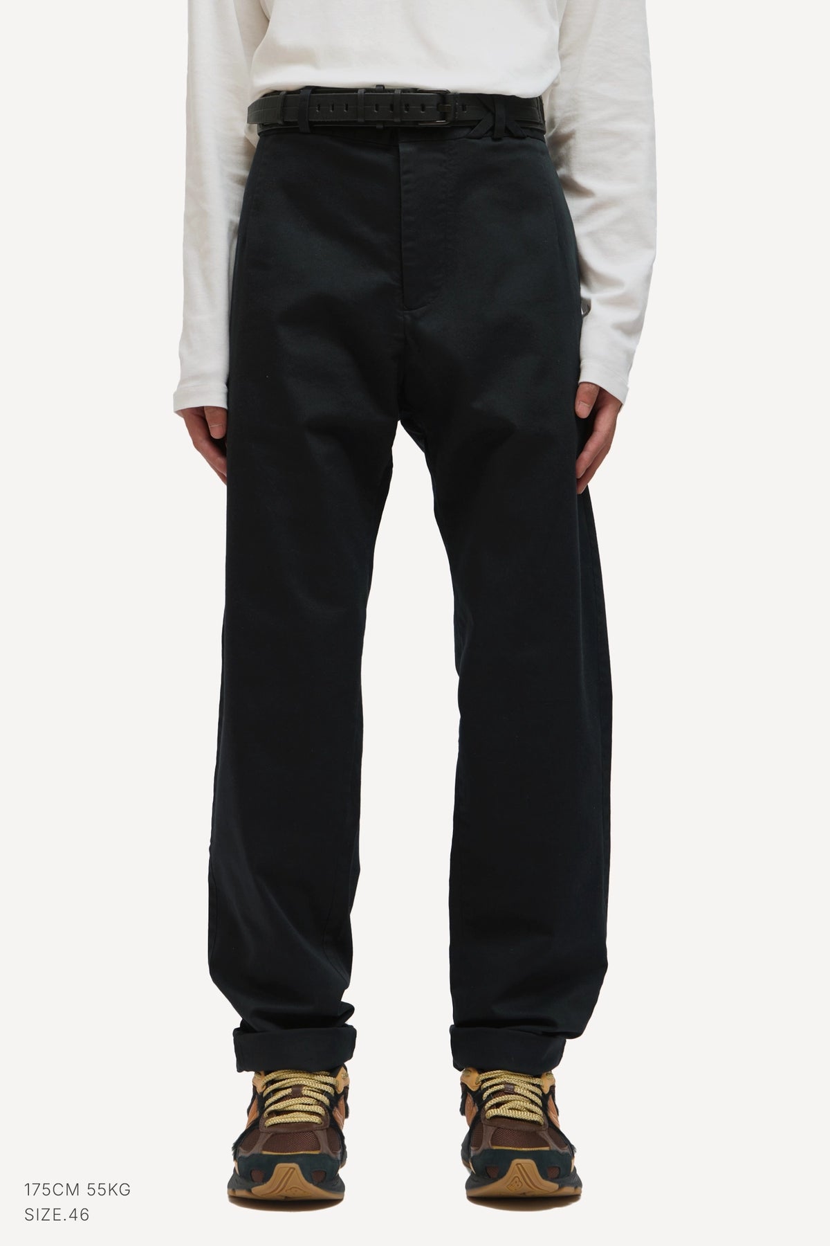 (BLACK)