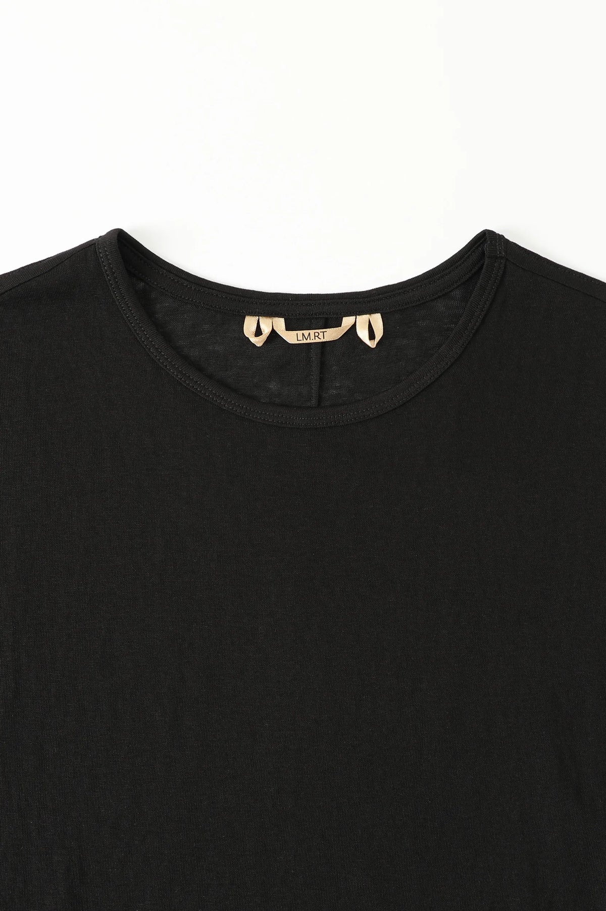 (BLACK)