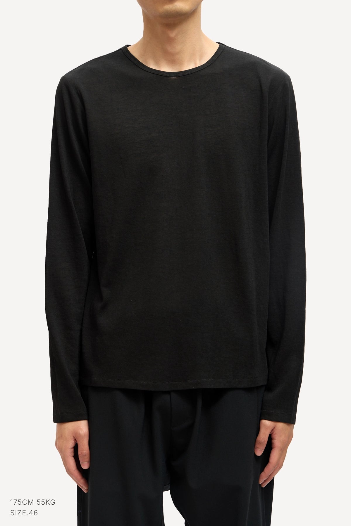 (BLACK)