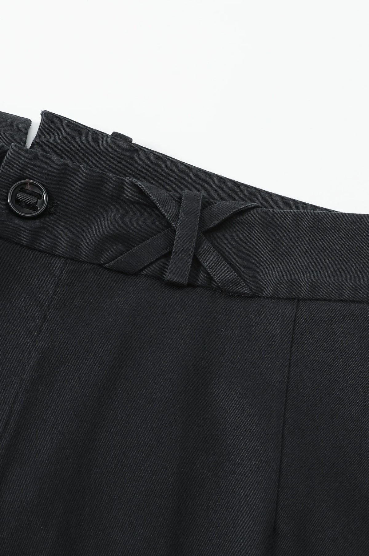 (BLACK)