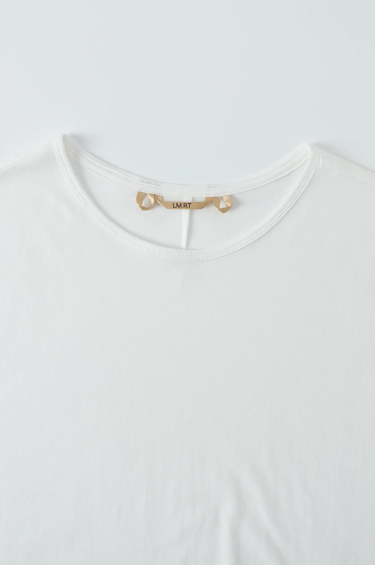 (WHITE)
