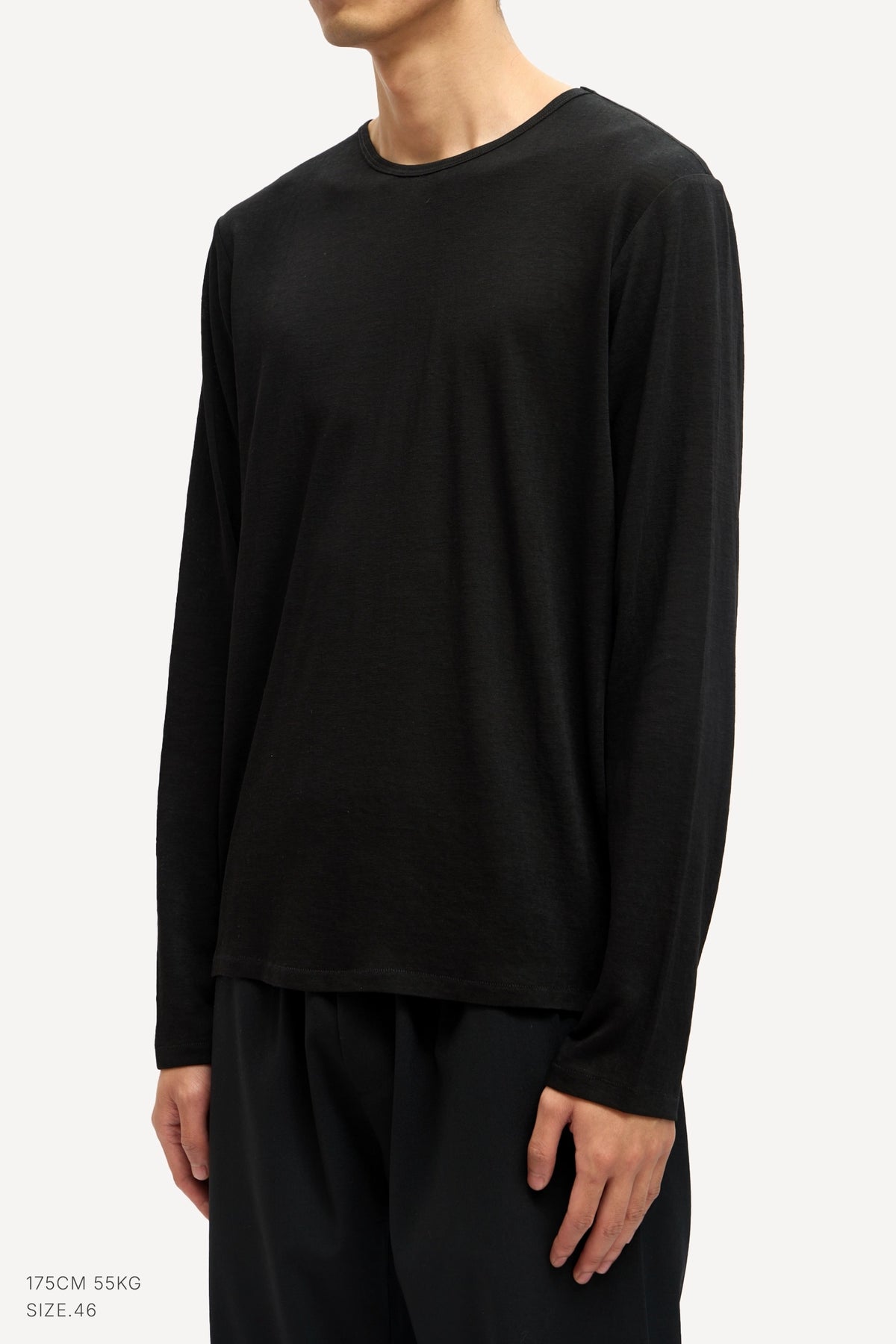 (BLACK)