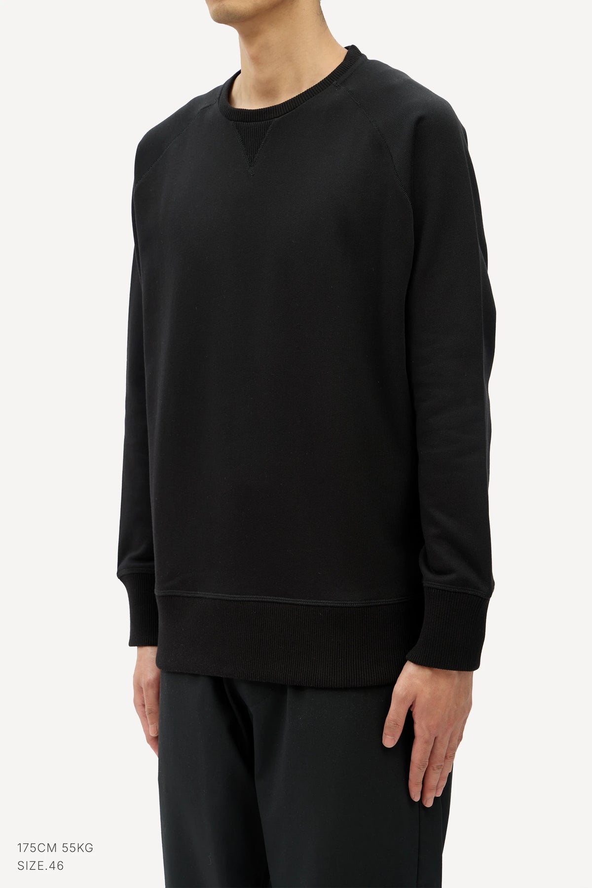 (BLACK)
