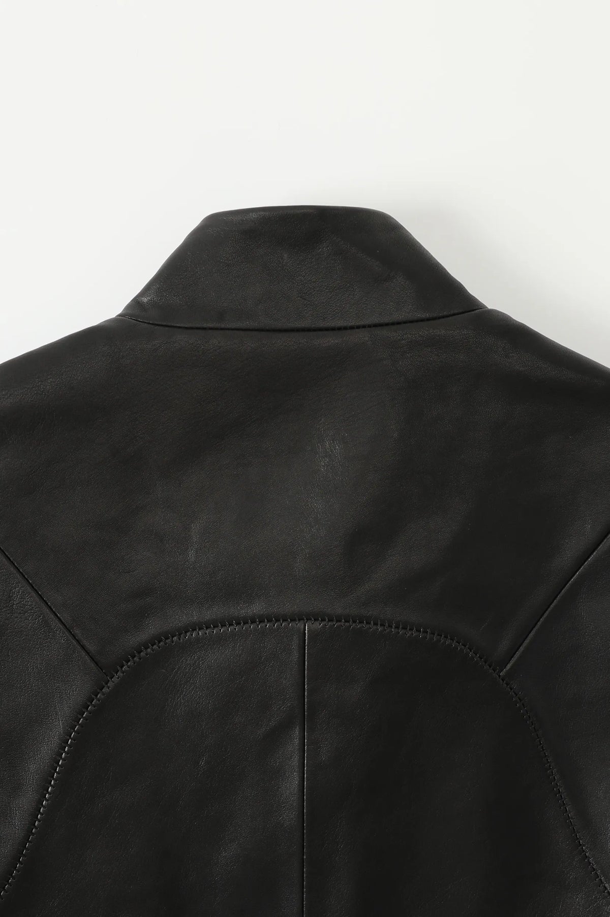 (BLACK)