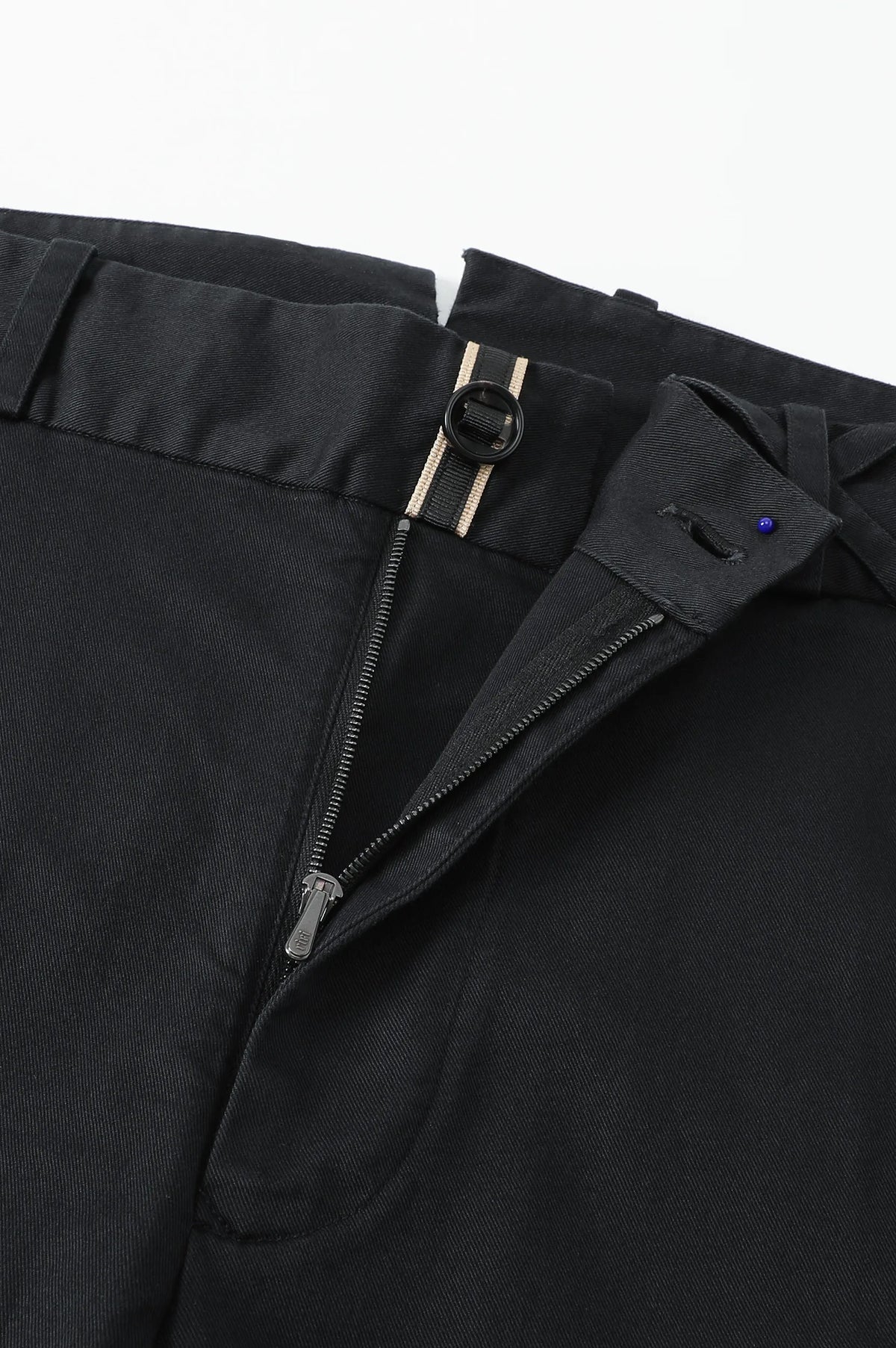 (BLACK)