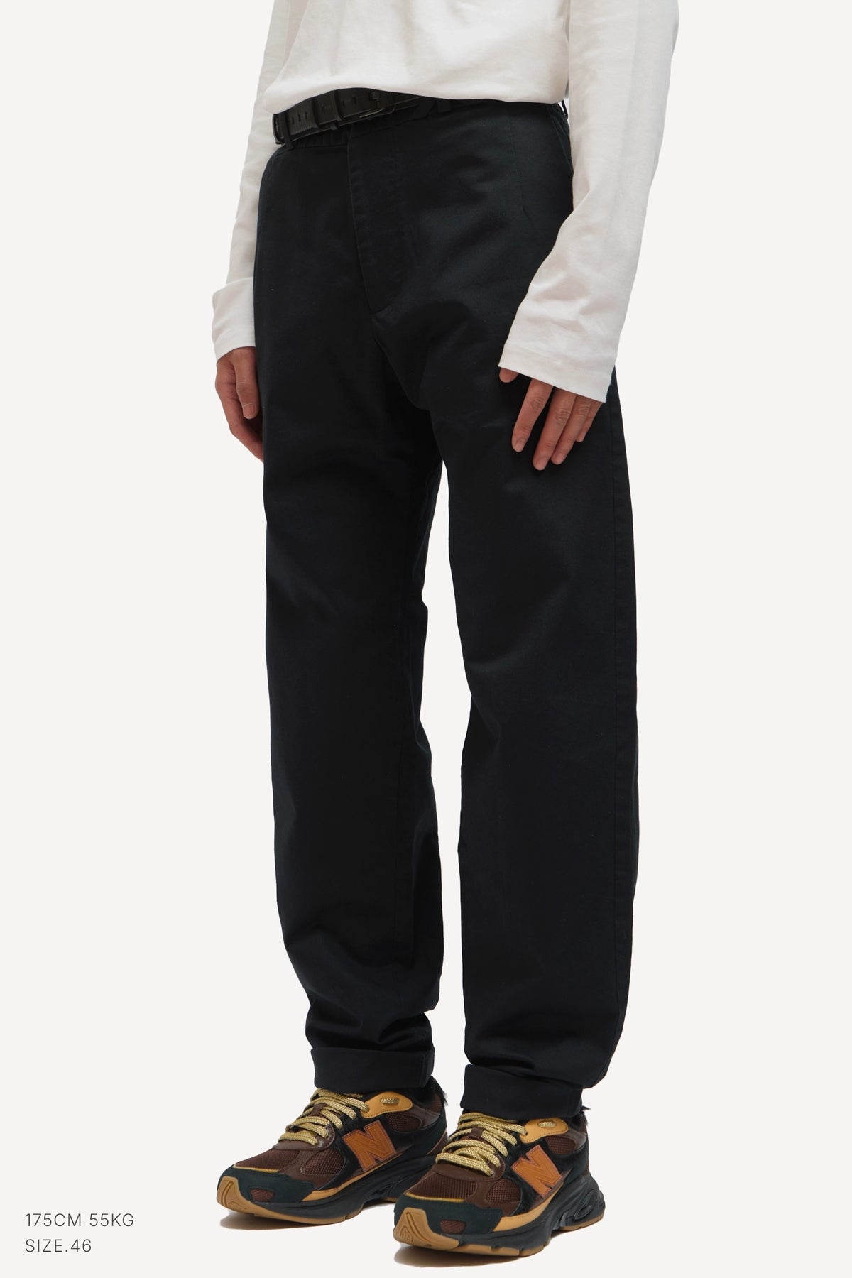 (BLACK)