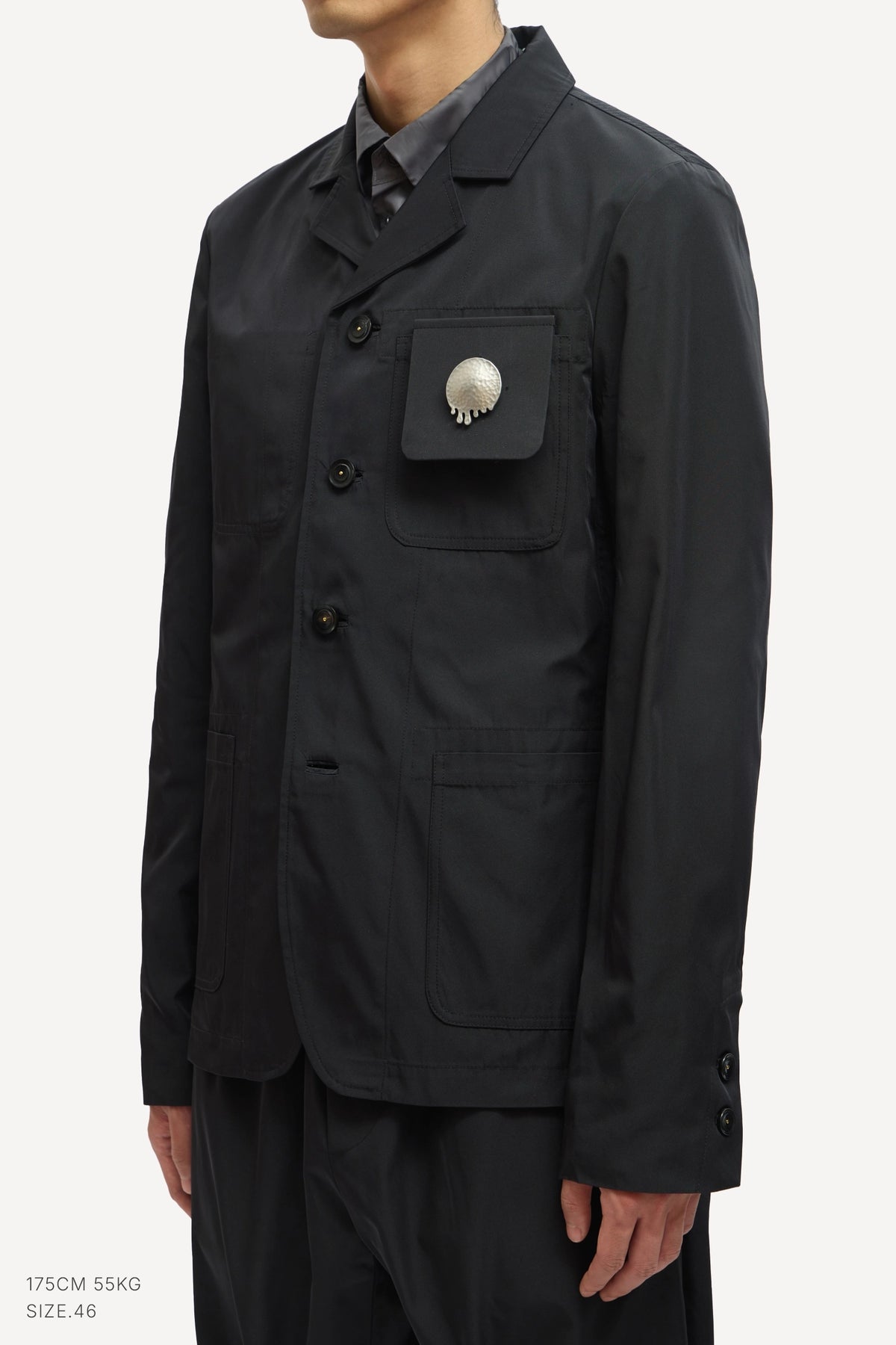 (BLACK)