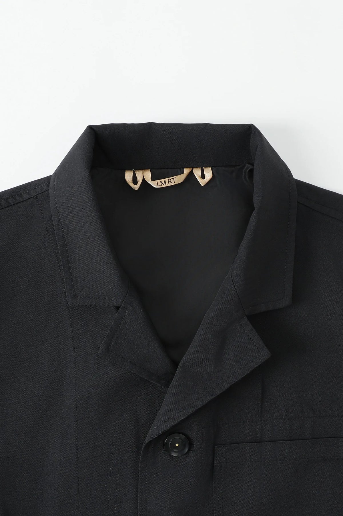 (BLACK)