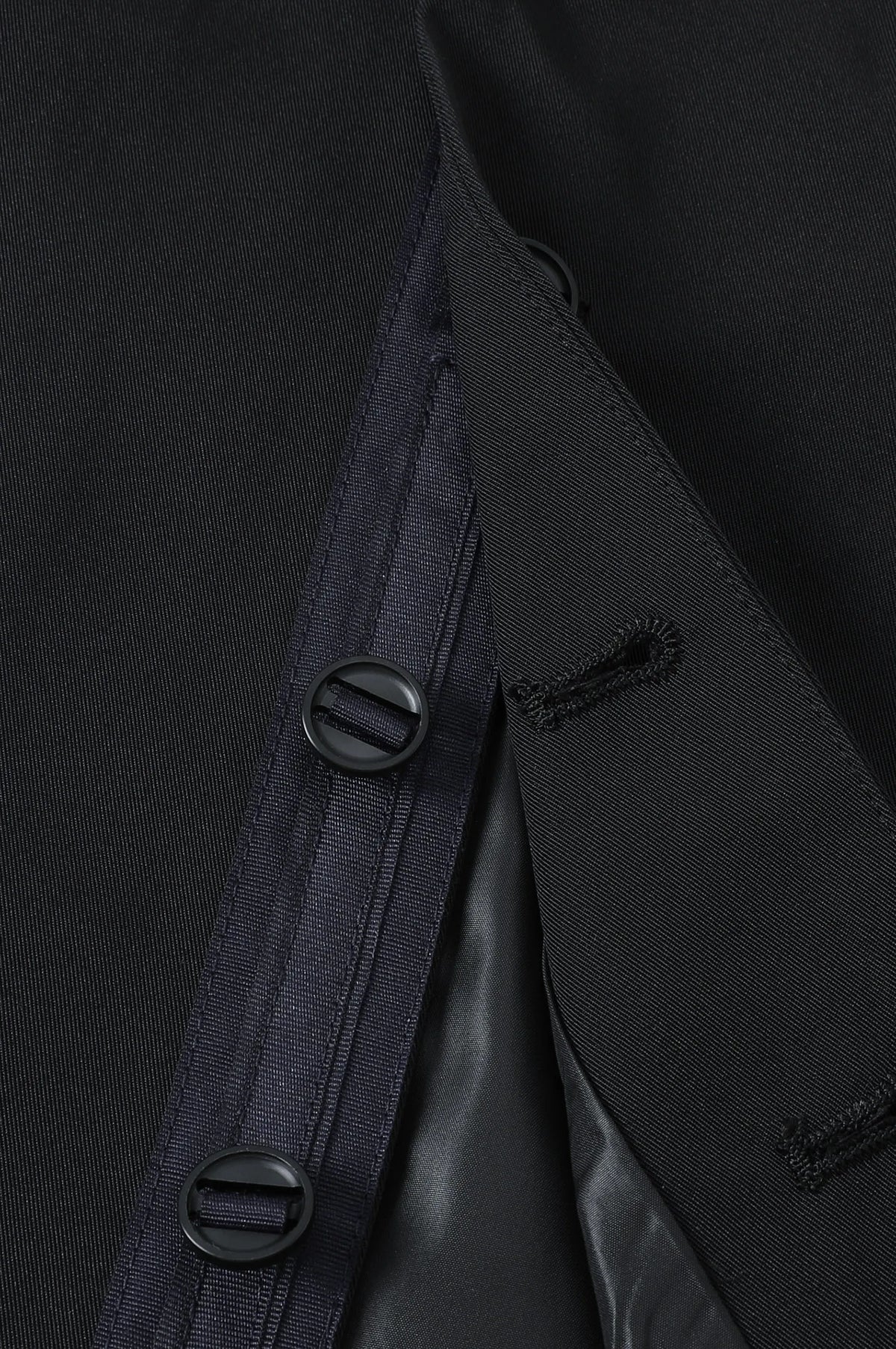 (BLACK)