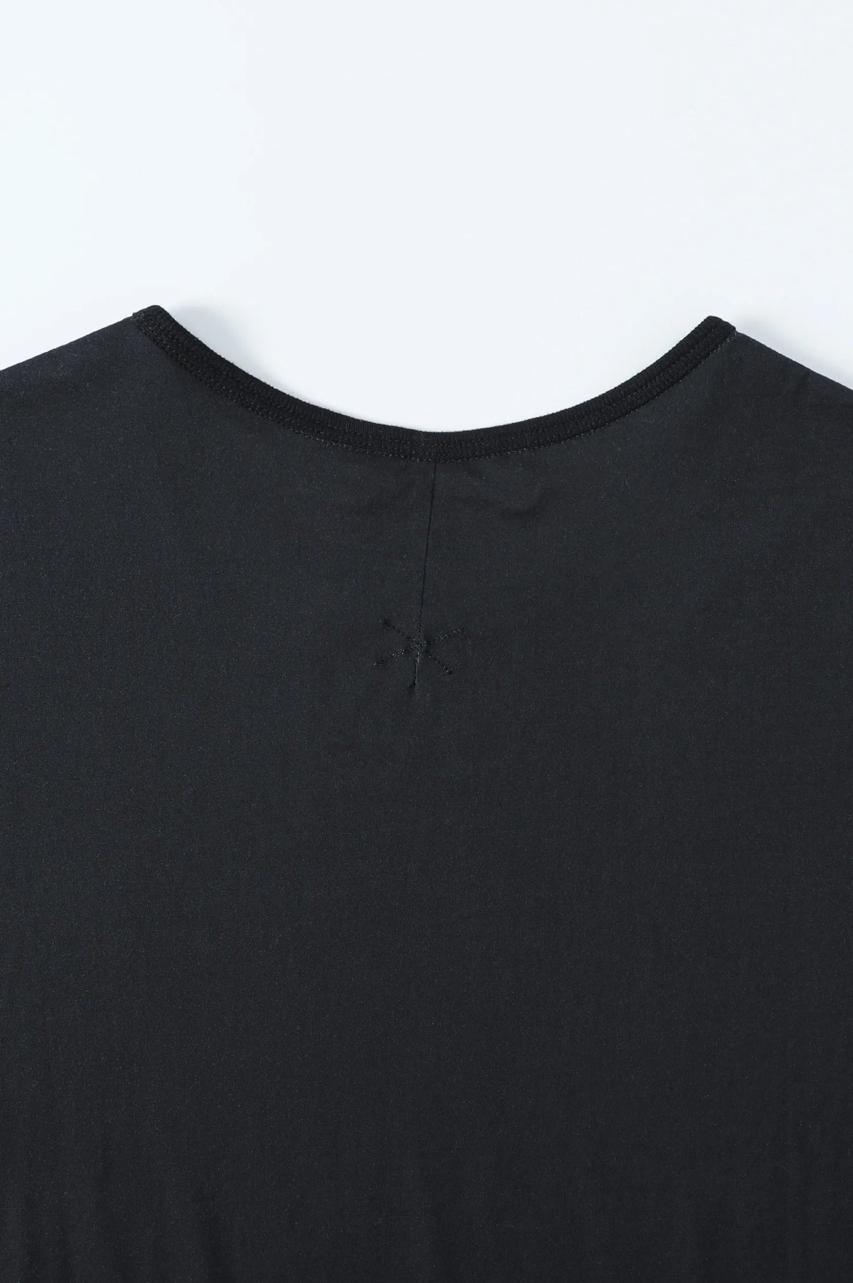 (BLACK)