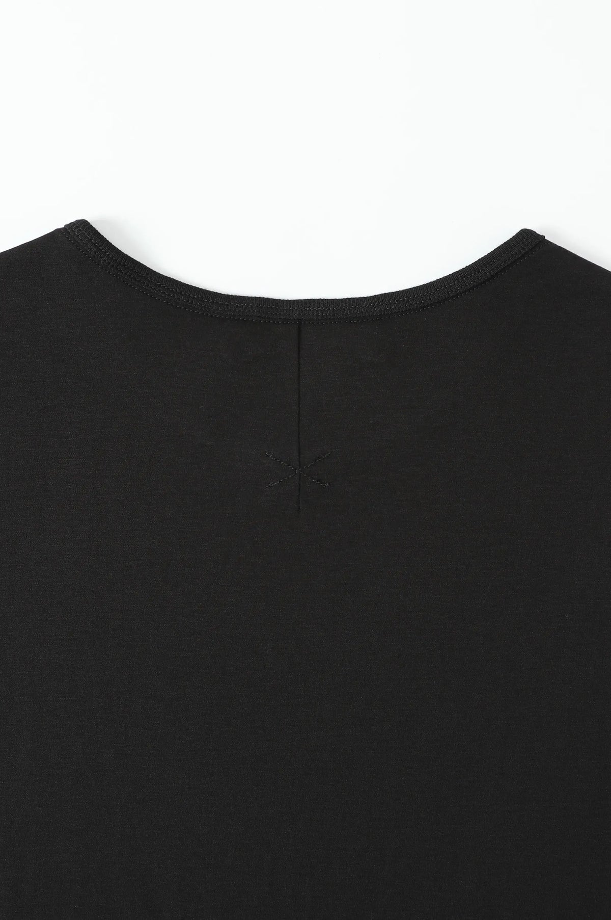 (BLACK)