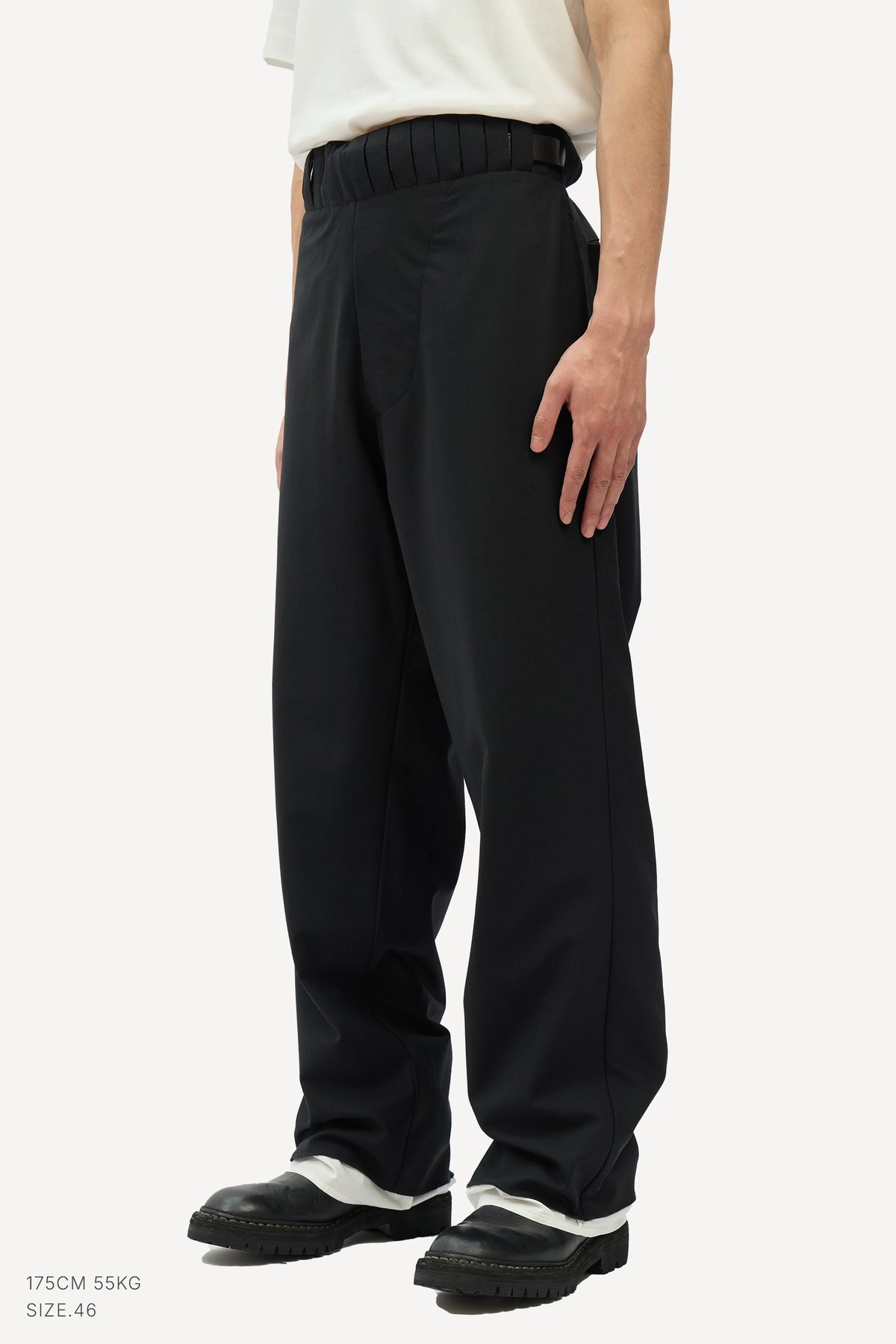 (BLACK)