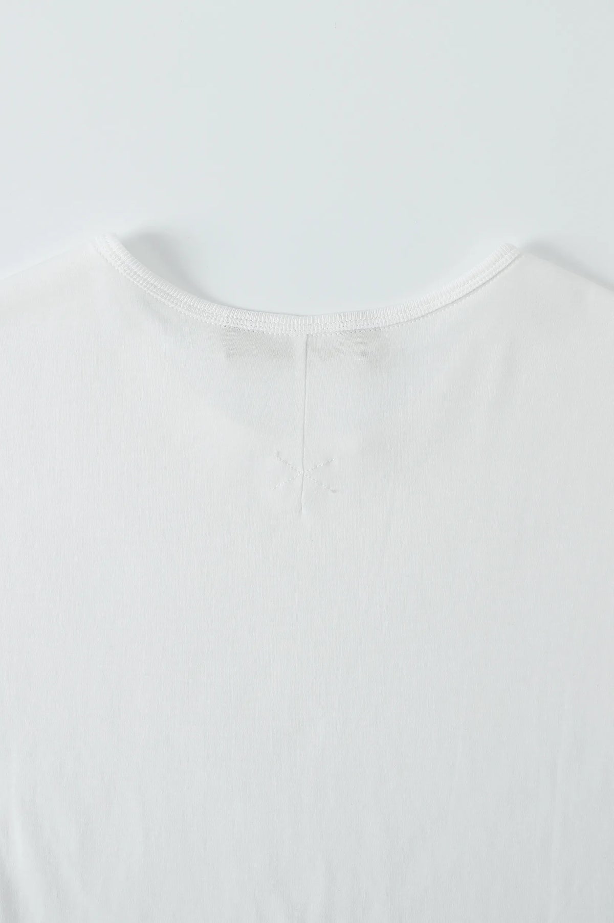 (WHITE)