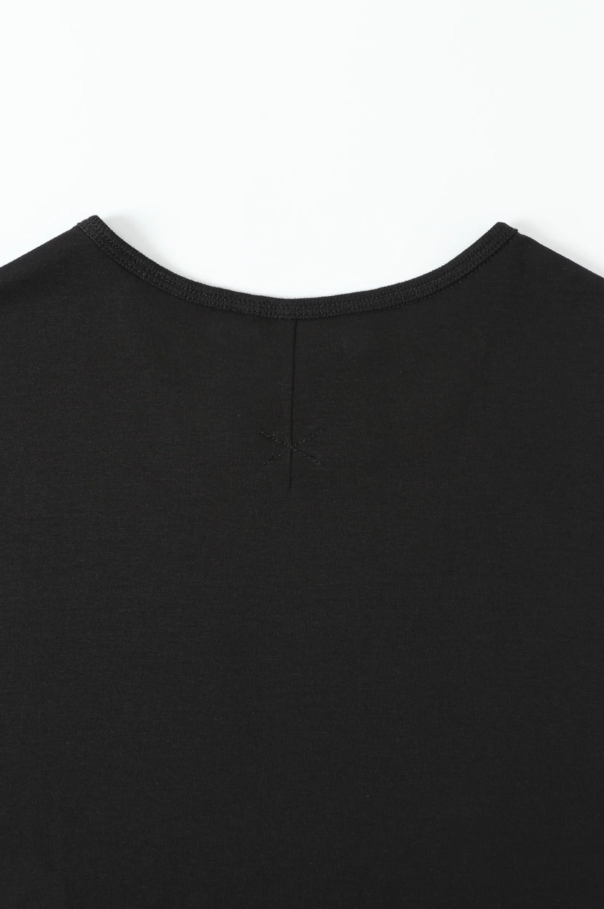 (BLACK)