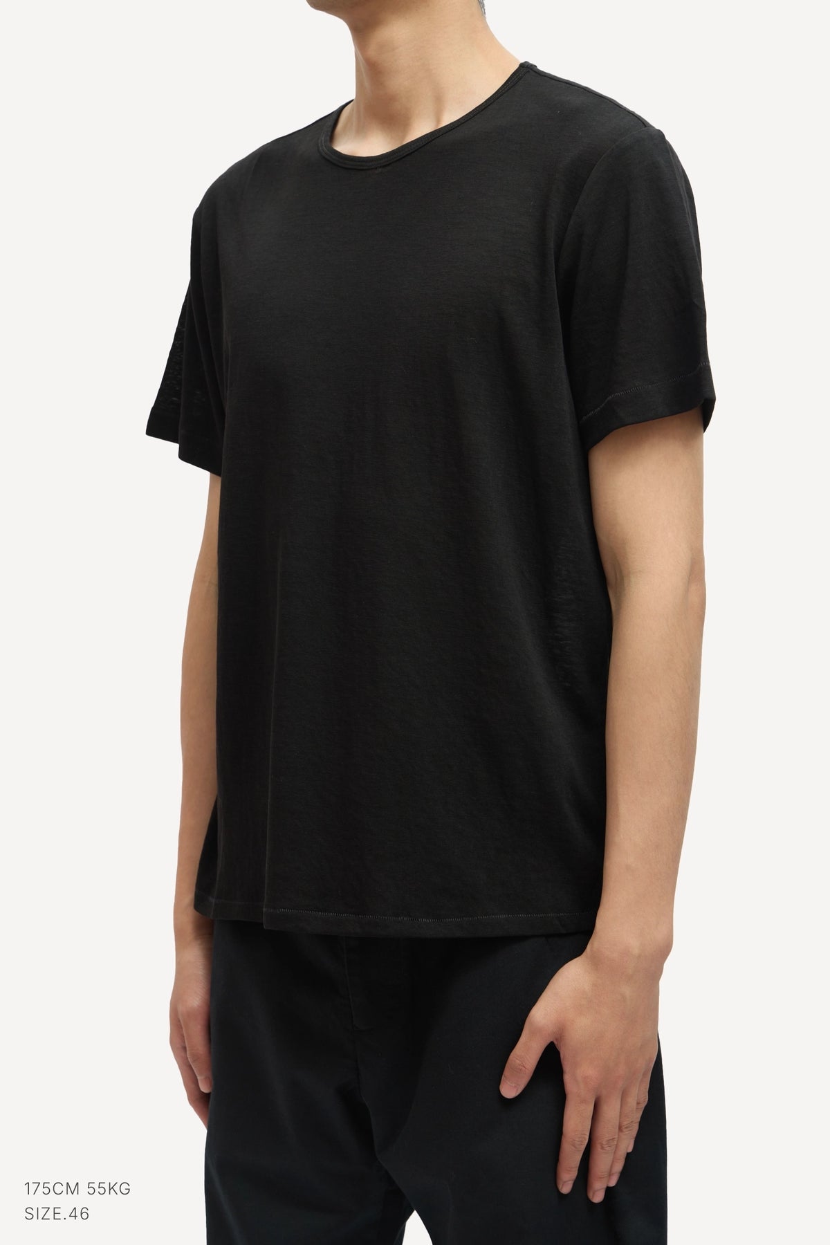(BLACK)