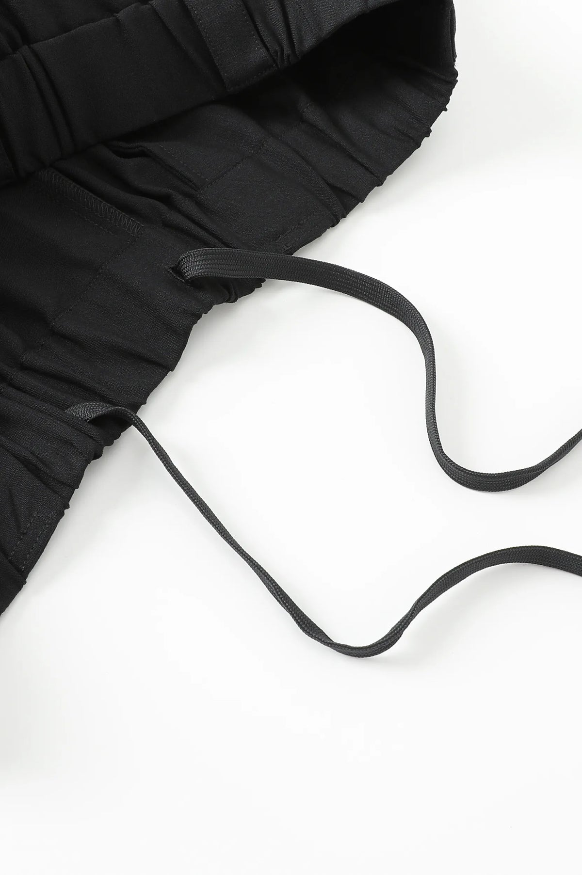 (BLACK)