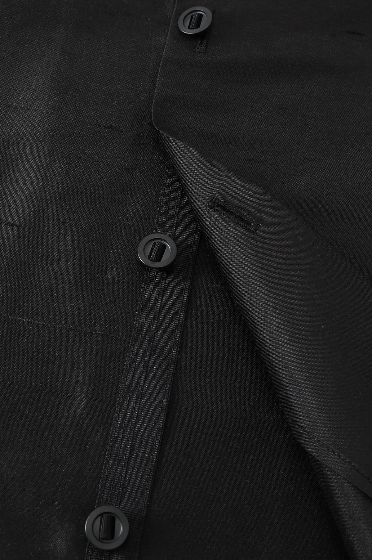 (BLACK)