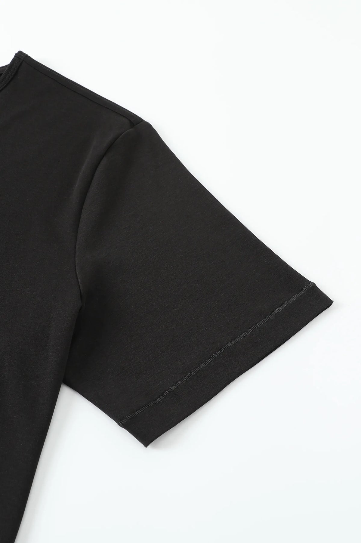 (BLACK)