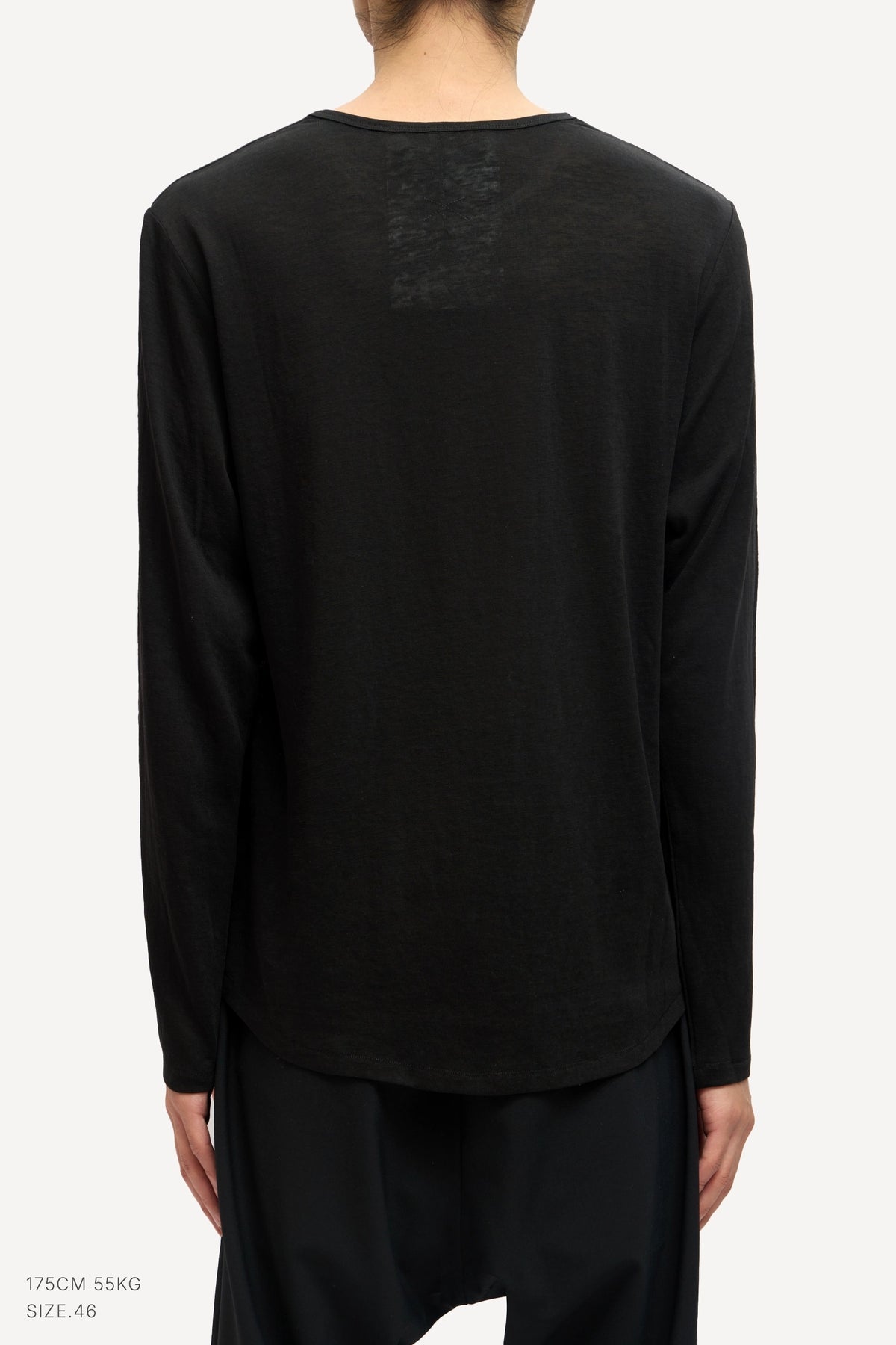 (BLACK)
