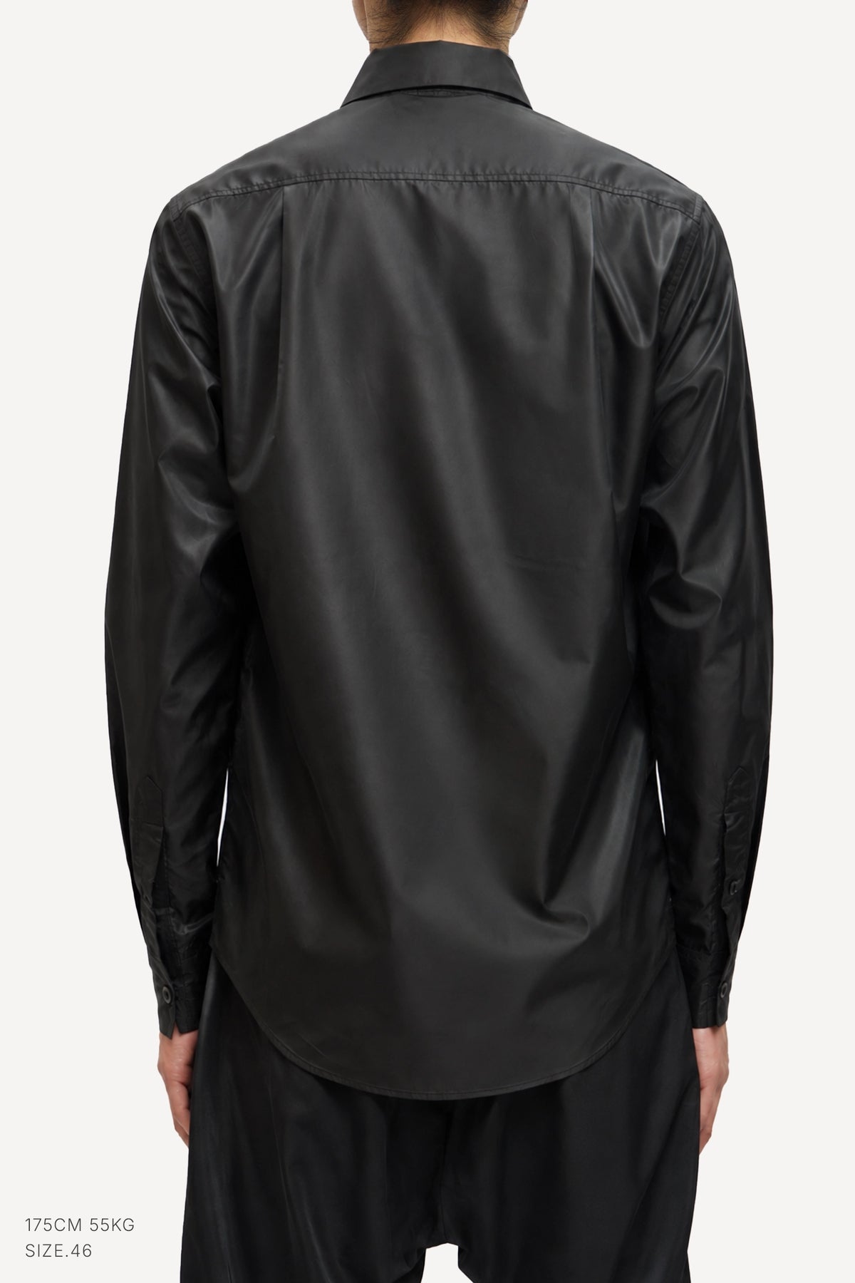 (BLACK)