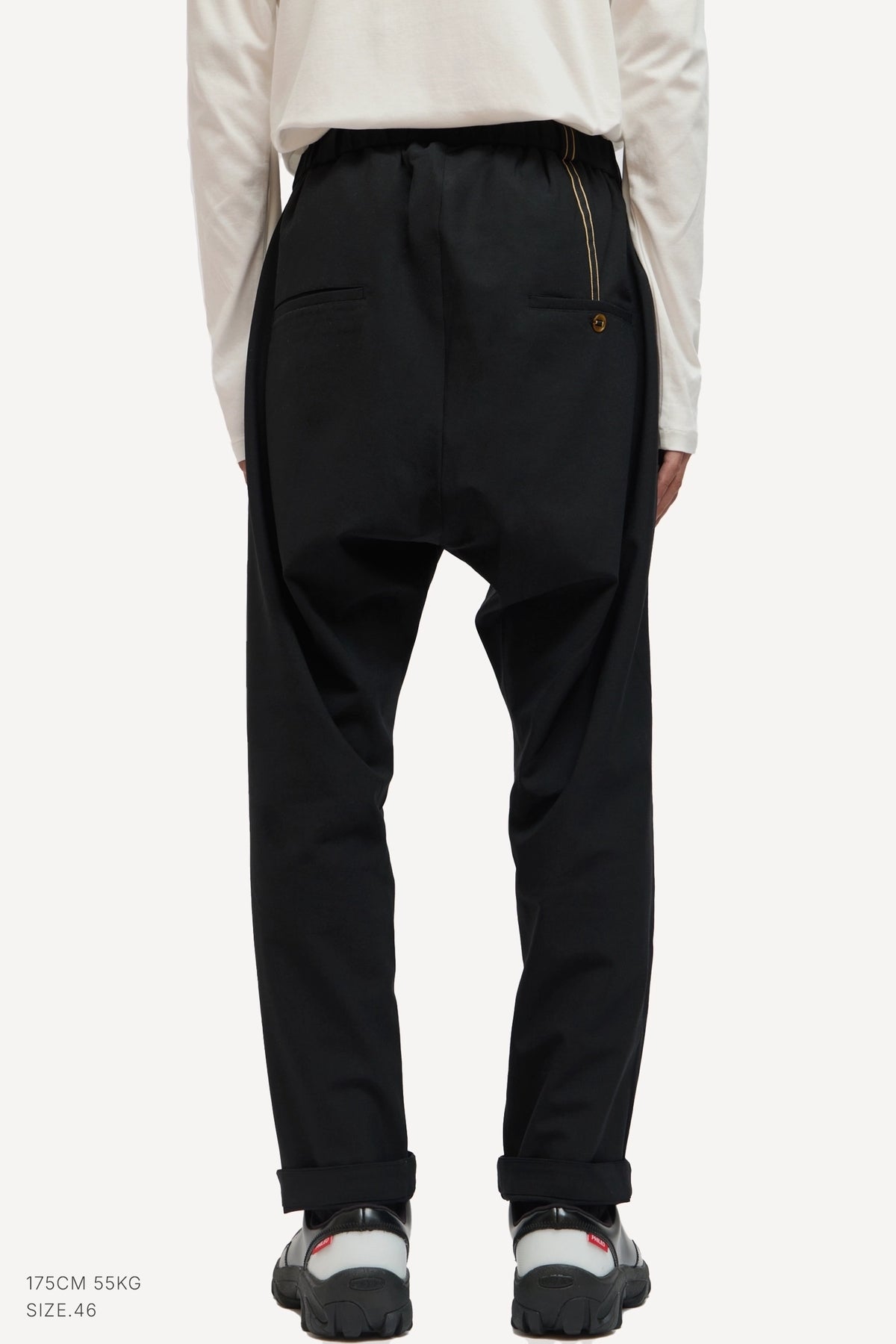 (BLACK)
