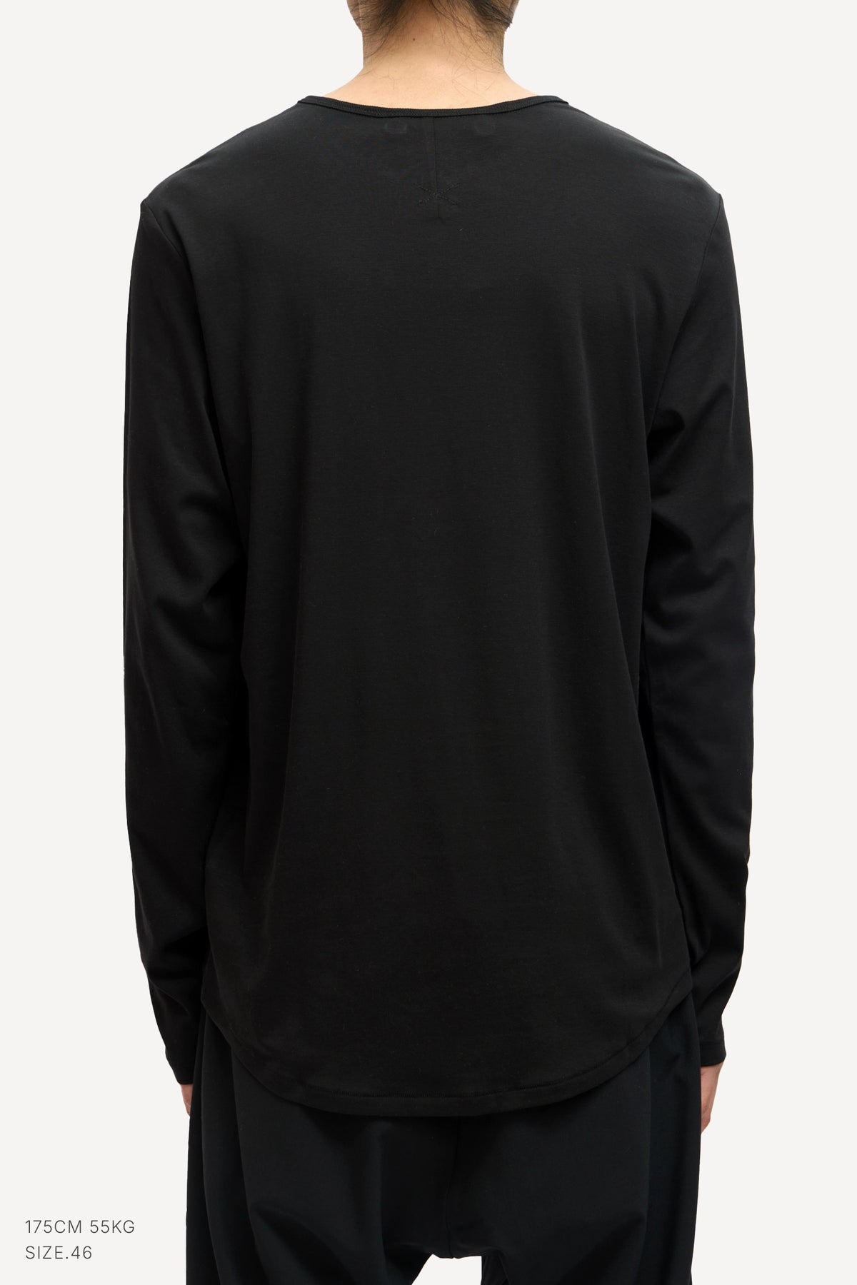 (BLACK)
