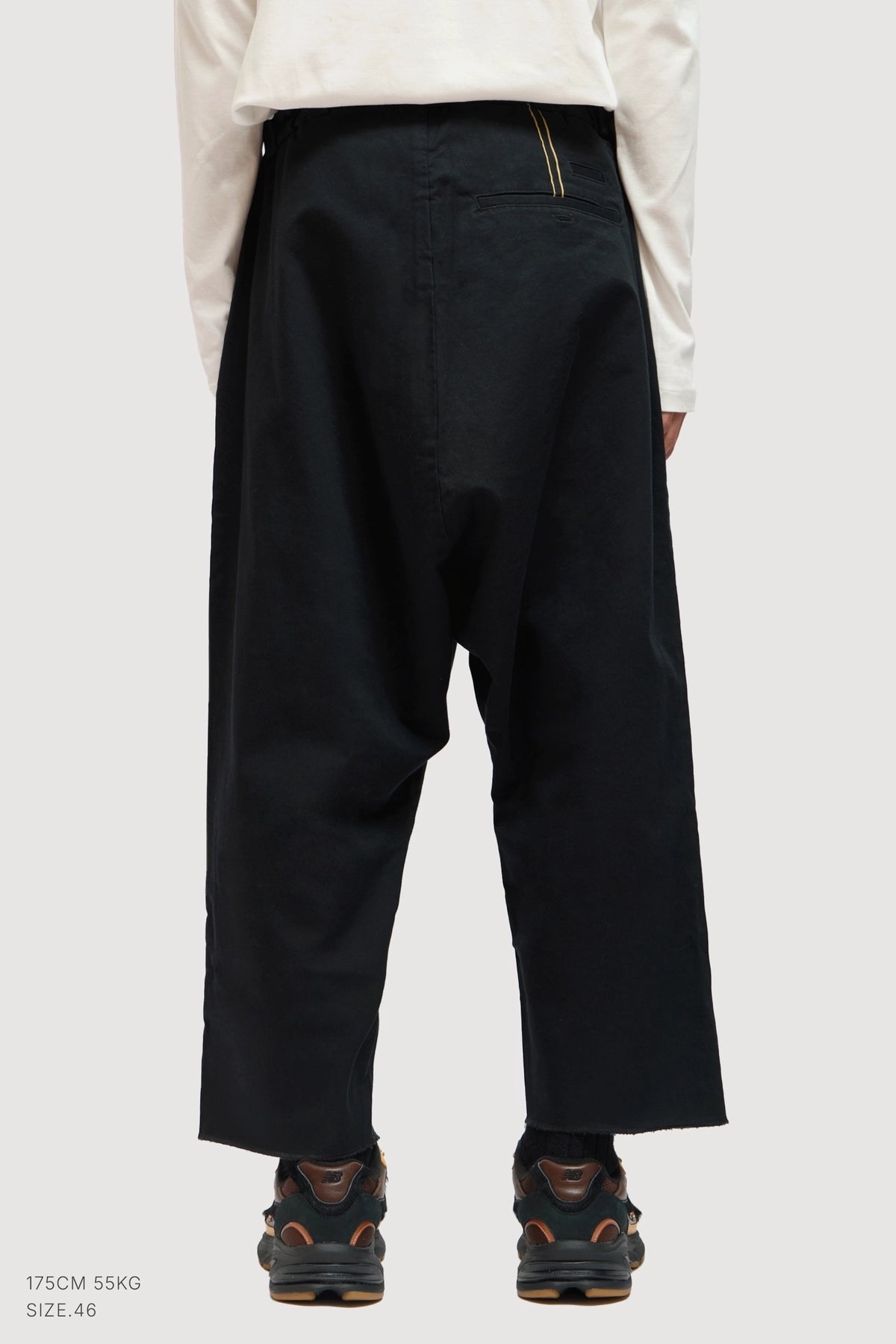 (BLACK)