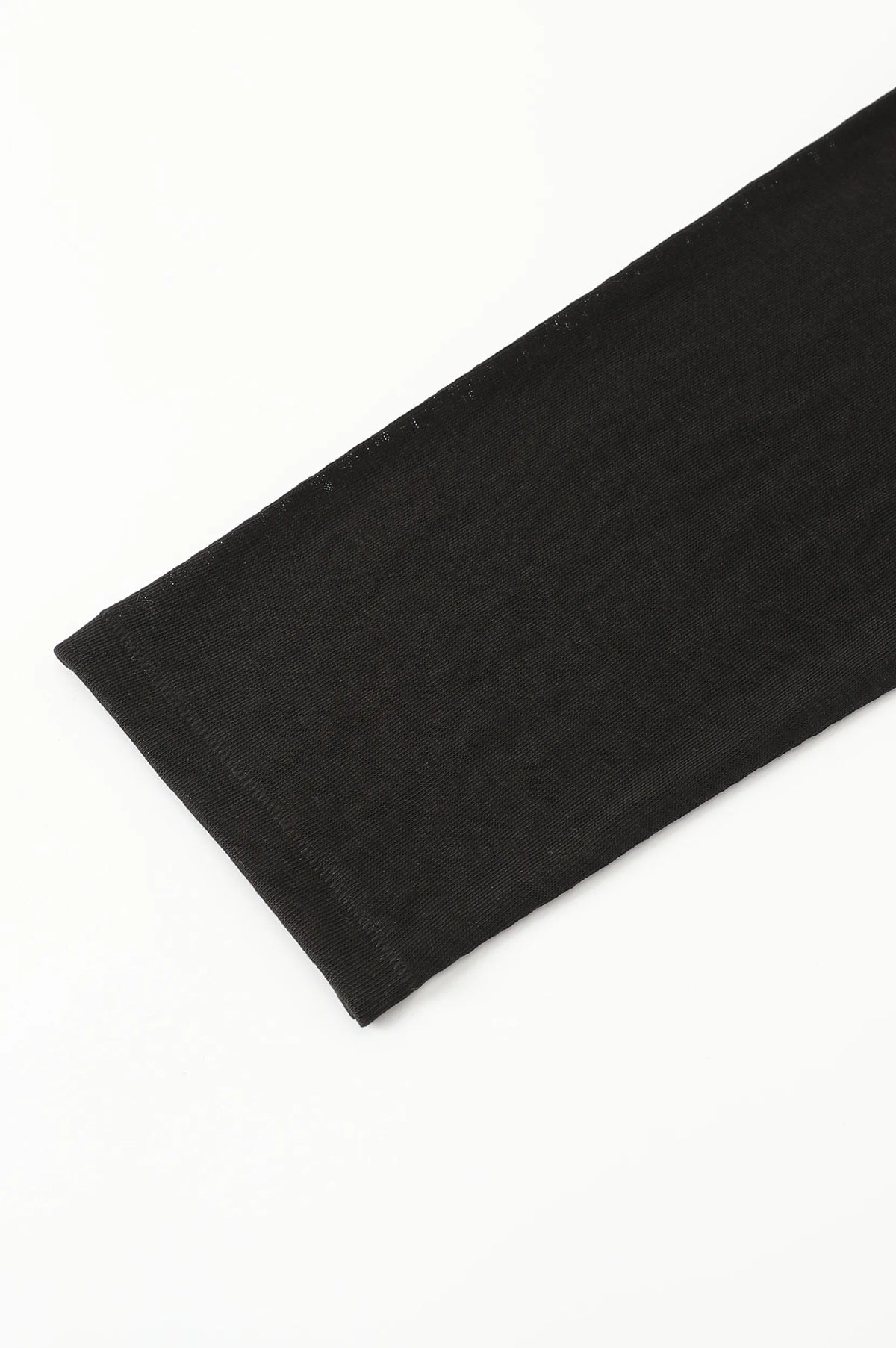 (BLACK)