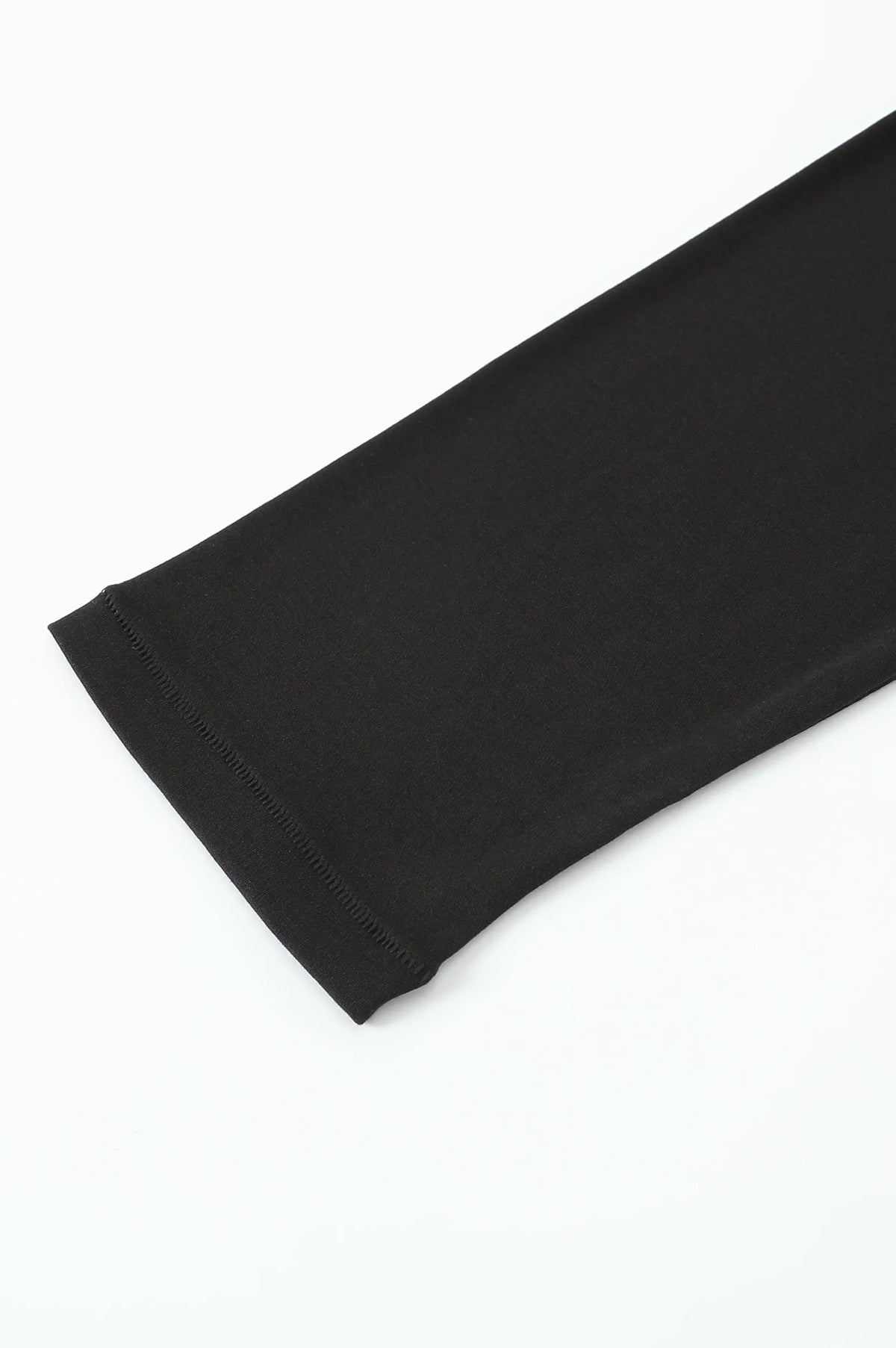(BLACK)