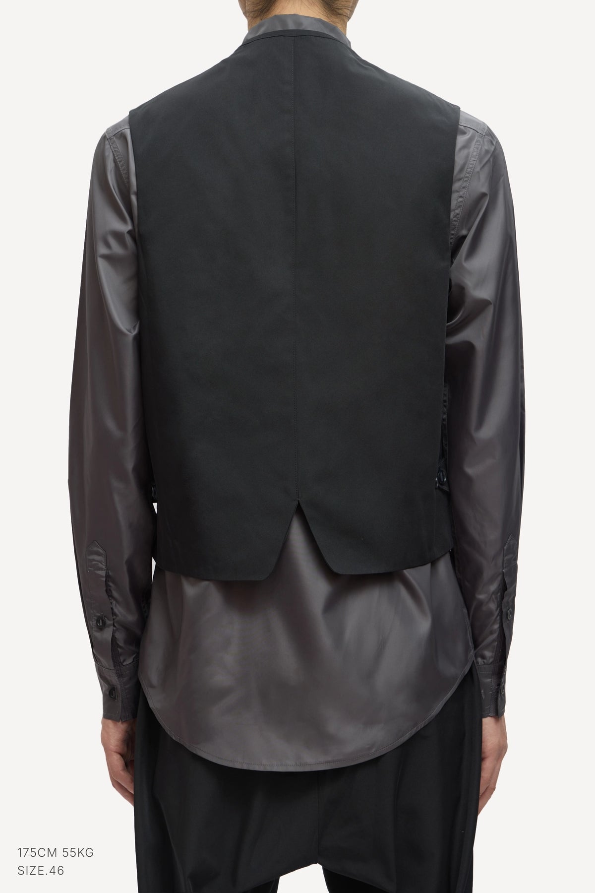 (BLACK)