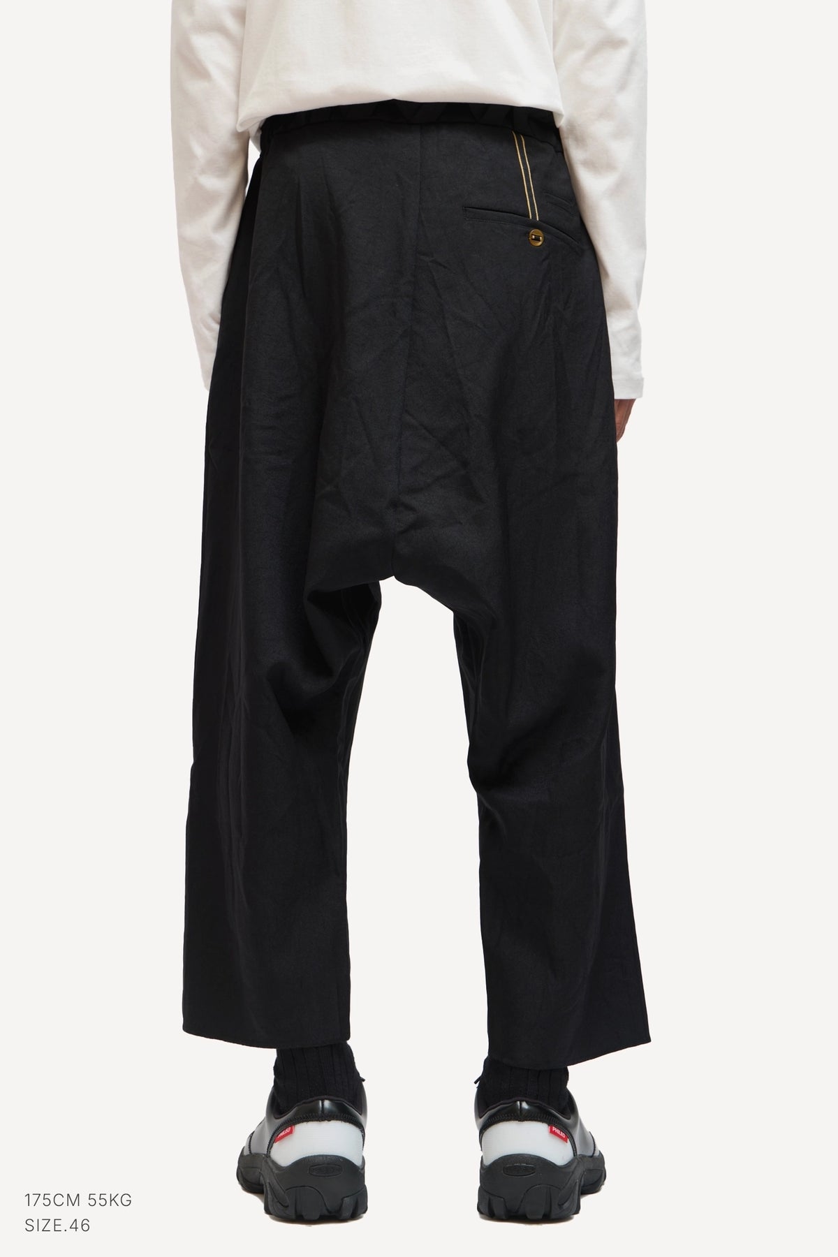 (BLACK)