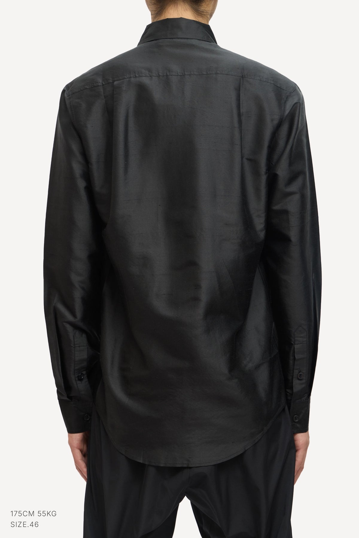 (BLACK)
