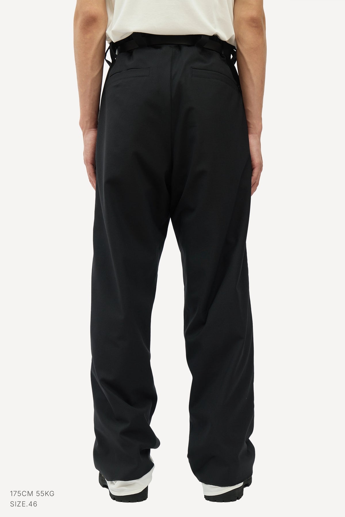 (BLACK)