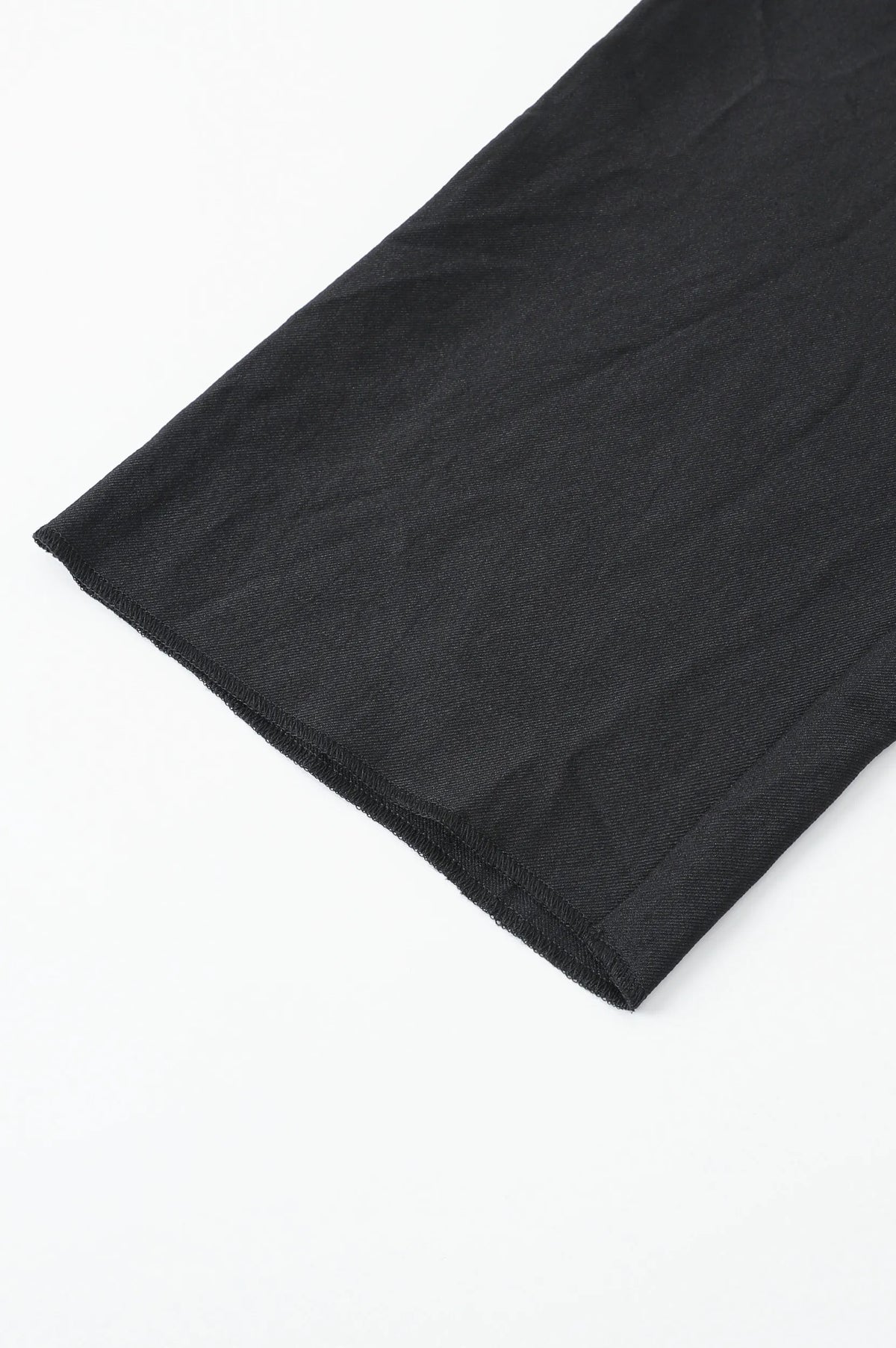 (BLACK)