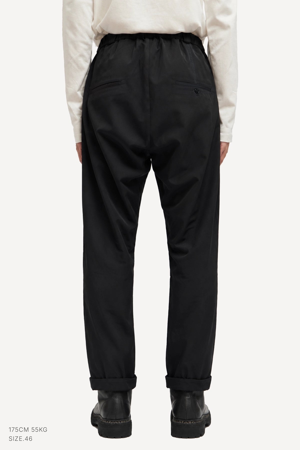(BLACK)