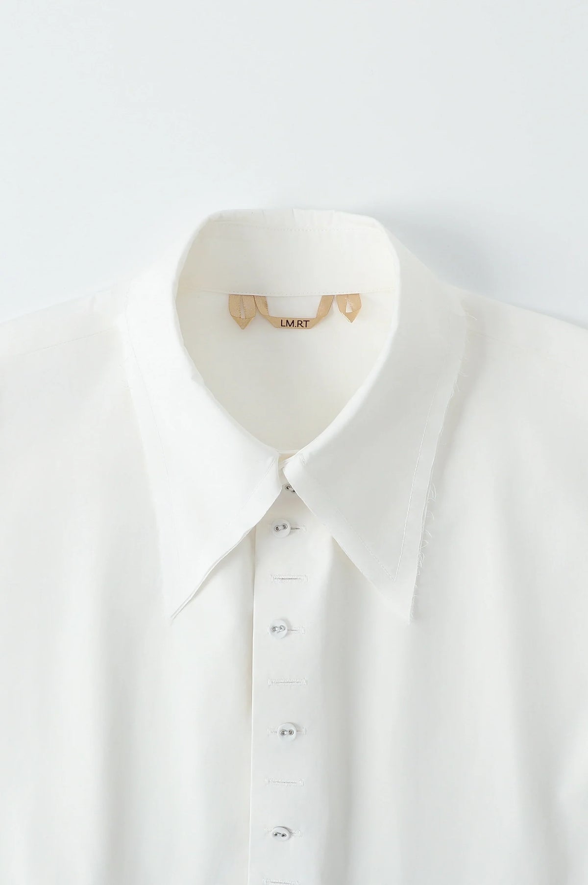(WHITE)